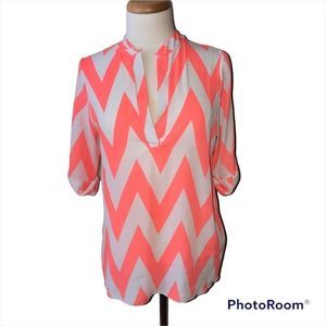Gingy & Cocoa M neon coral and white chevron 3/4 sleeve flowy top